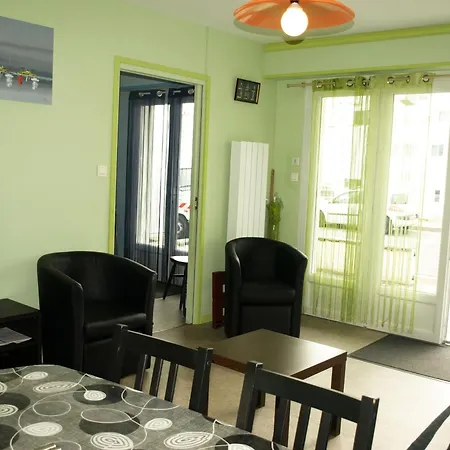 Bel Appartement T3 Pres De La Plage Avec Garage Prive - Fr-1-323-414