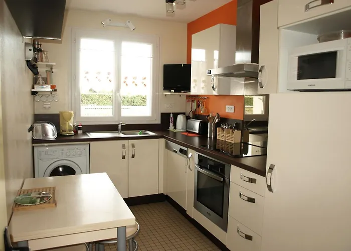 아파트 Bel Appartement T3 Pres De La Plage Avec Garage Prive - Fr-1-323-414